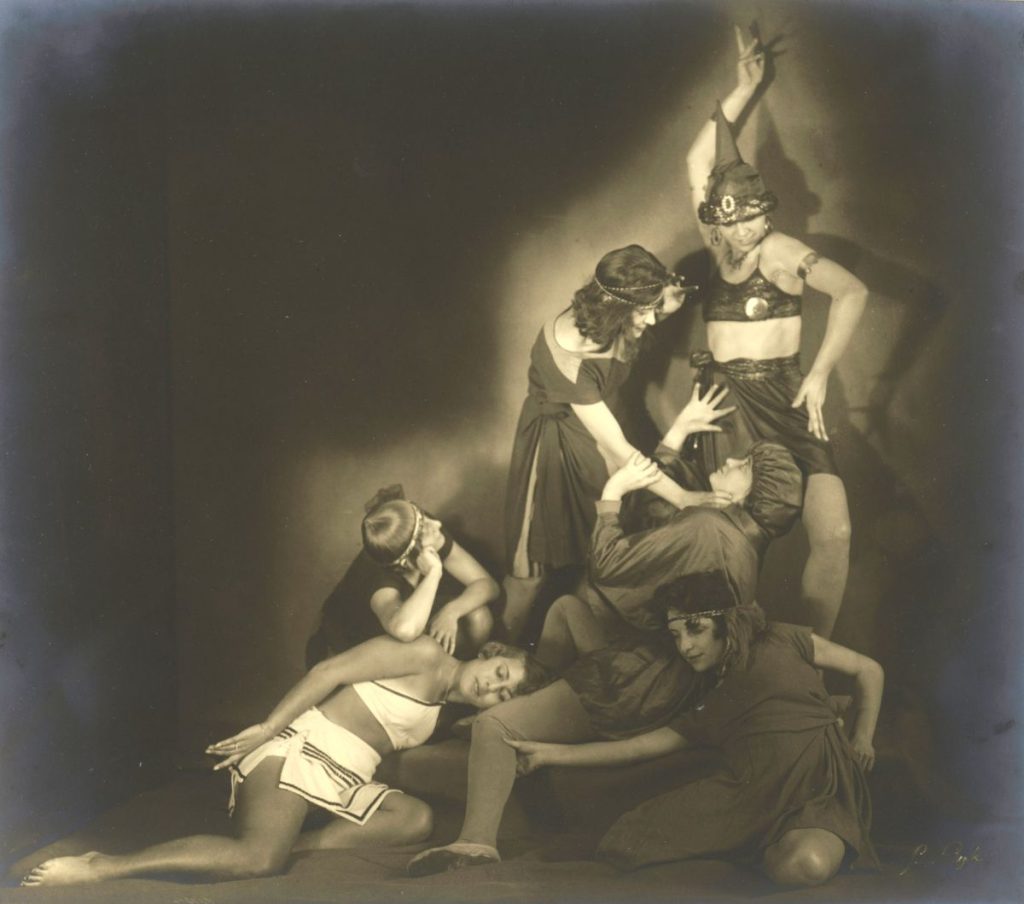 Suse Byk, Laban Gruppe von Hertha Feist Berlin, Tanzstudie Don Juan, 1925 –1926, © Staatliche Museen zu Berlin, Kunstbibliothek