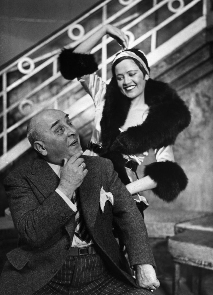 Press-Photo-Dienst Schmidt, Das öffentliche Ärgernis, von Franz Arnold, Neues Theater am Zoo um 1928, Regie: Franz Arnold, Bühne: Walter Bornemann, Szenenfotografie mit Guido Thielscher und Jessie Vihrog, © bpk / Press-Photo-Dienst Schmidt