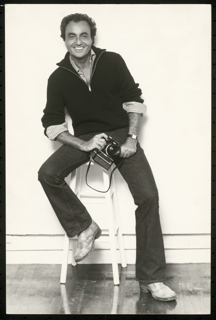 unbek. Fotograf*in, Rico Puhlmann mit Kamera, 1974, Silbergelatinepapier, © Rico Puhlmann Archive