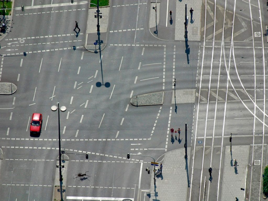 Antje Damm, Sendlinger-Tor-Platz in München aus der Vogelschau mit Ameise, 2014 © Klaus Leidorf / Antje Damm